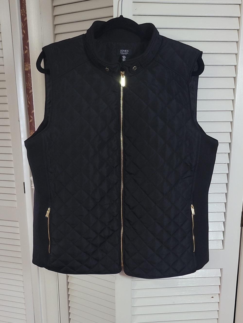 Jones New York Black Quilted Vest with Gold Zippers